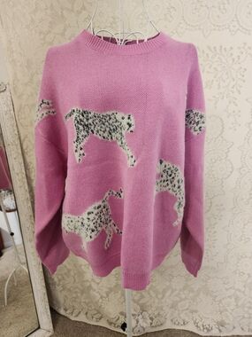 Women’s Pink Crewneck Sweater with Animal Motif